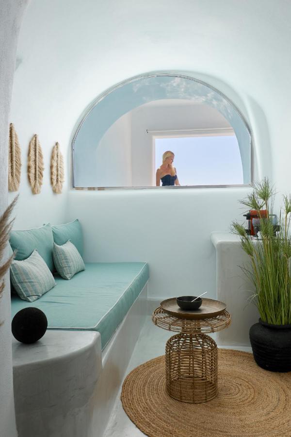 You & Me Suites Fira  Extérieur photo